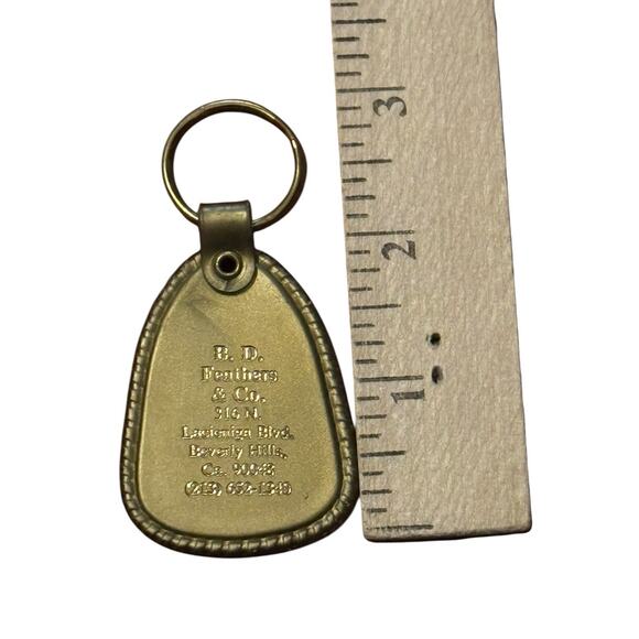 VTG Beverly Hills Exotic Birds Leather Keychain Fob B.D. Feathers & Co. USA - Picture 3 of 3